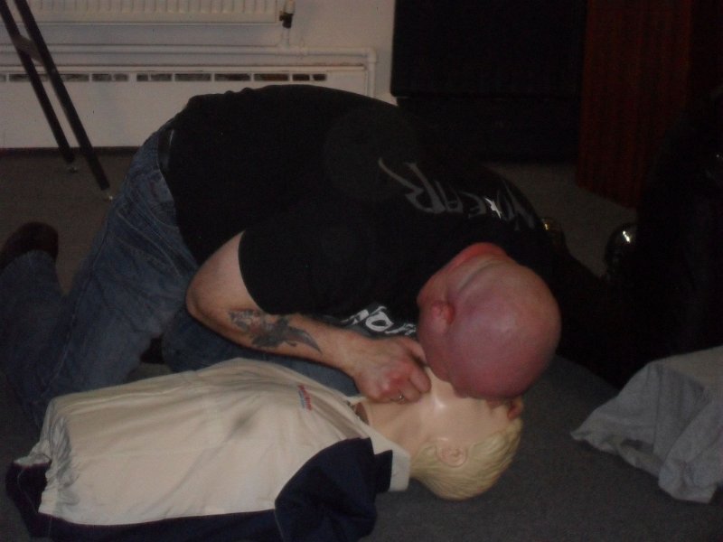 first aid 043